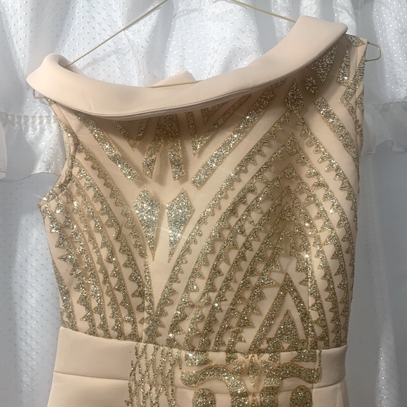 Dress - Picture 7 of 7